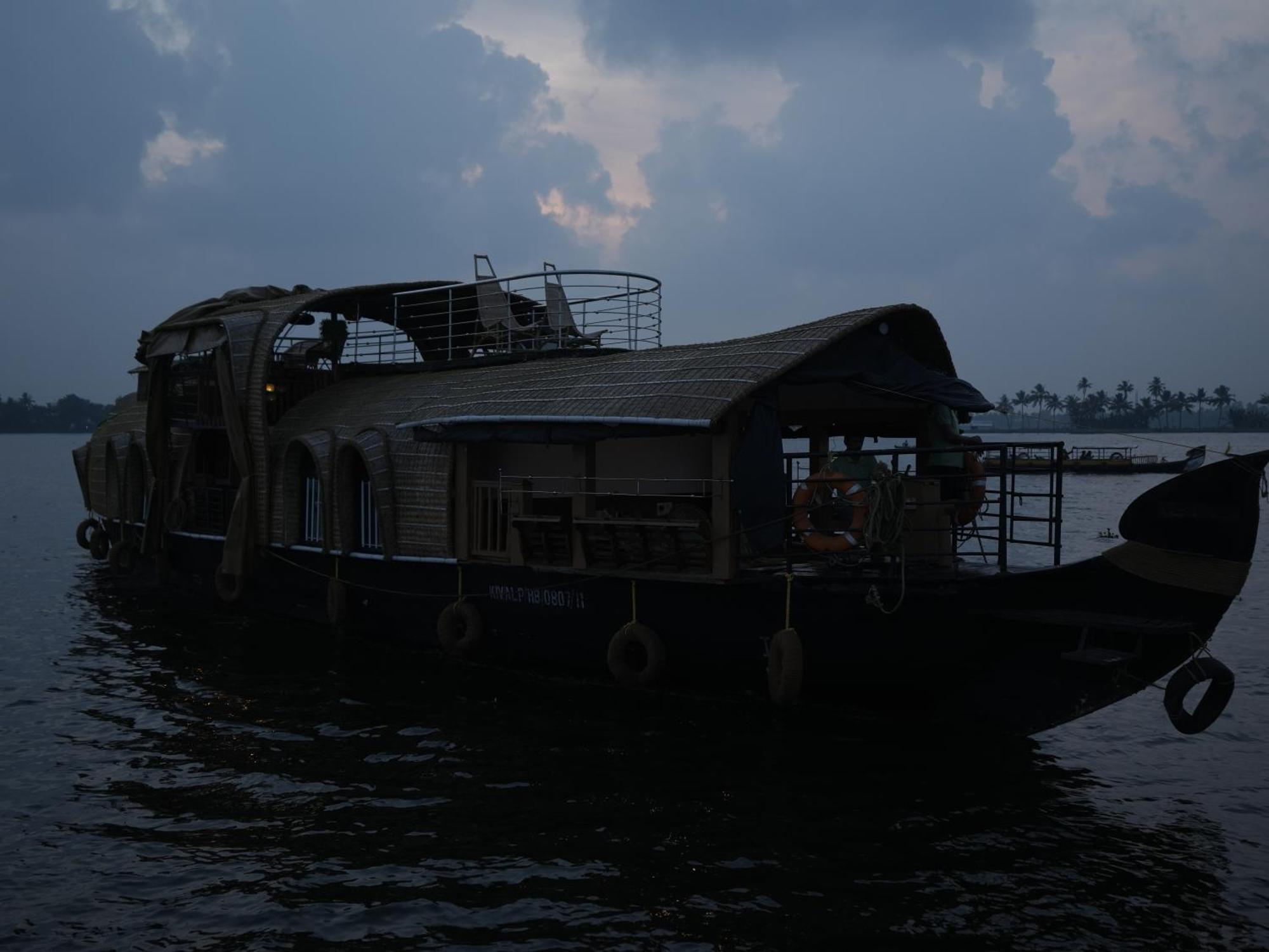 Отель Kalappura Houseboats & Tours Alappuzha Экстерьер фото